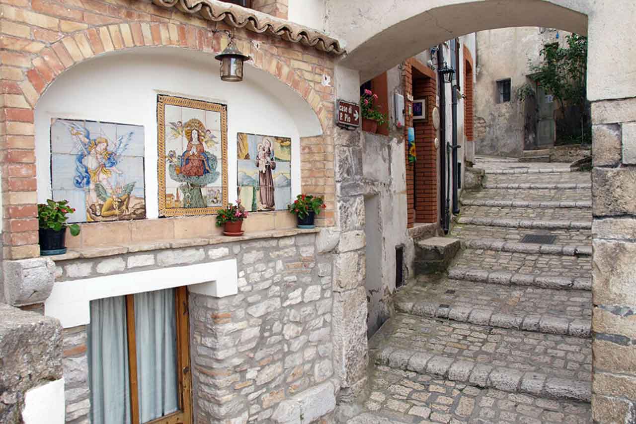Pietrelcina alla scoperta del borgo antico